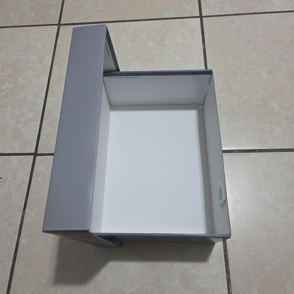 Empty Shoe Box - Picture 6 of 6